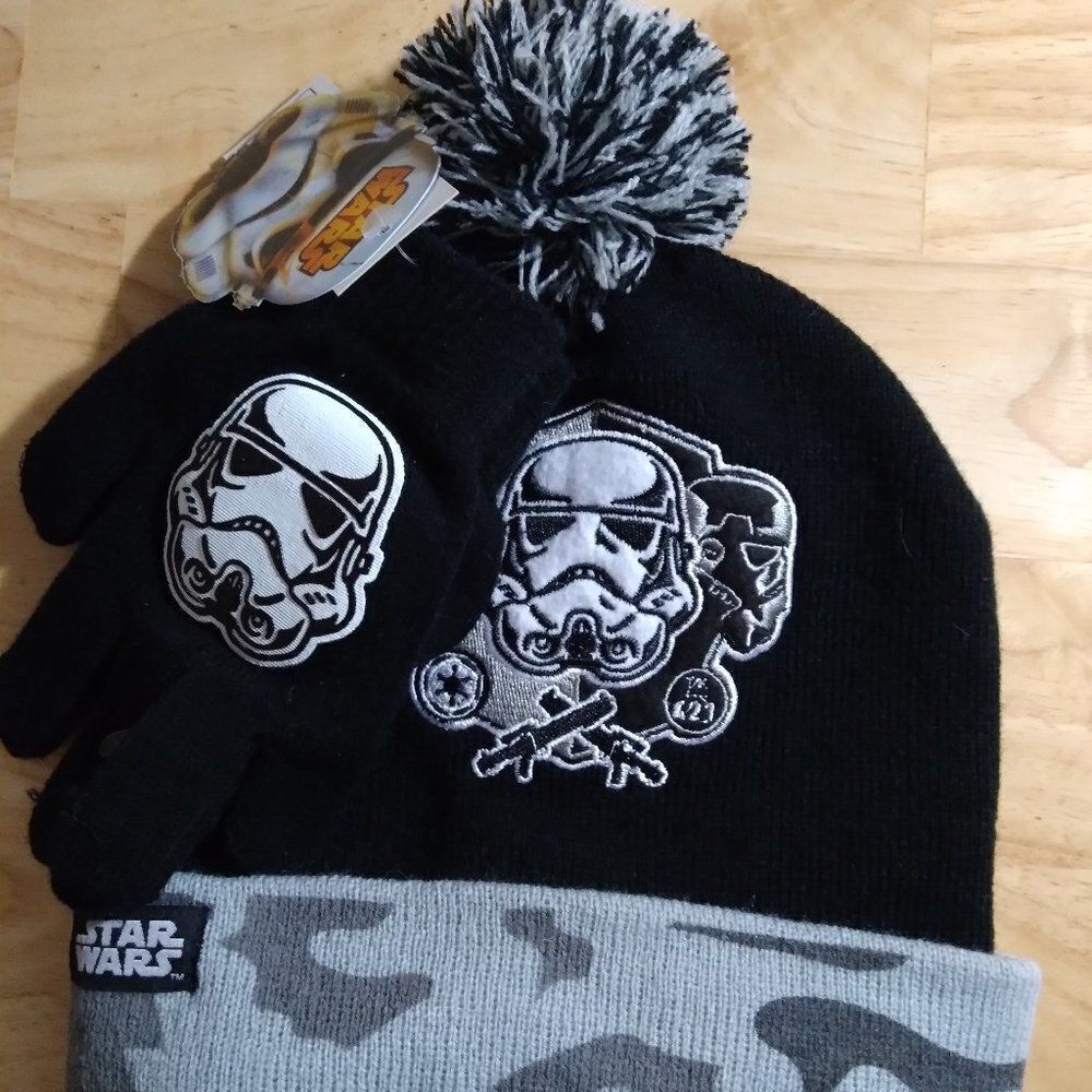 NWT Star Wars Storm Trooper Hat & Gloves Set